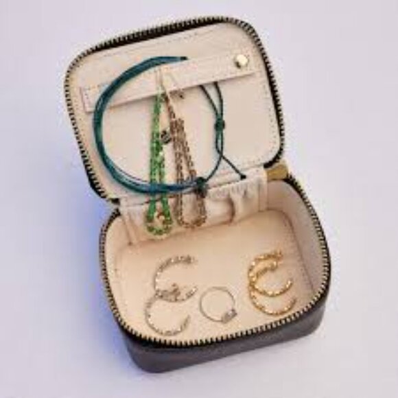 NWT - Mini Faux Leather Jewelry Case (Black) - Picture 4 of 6